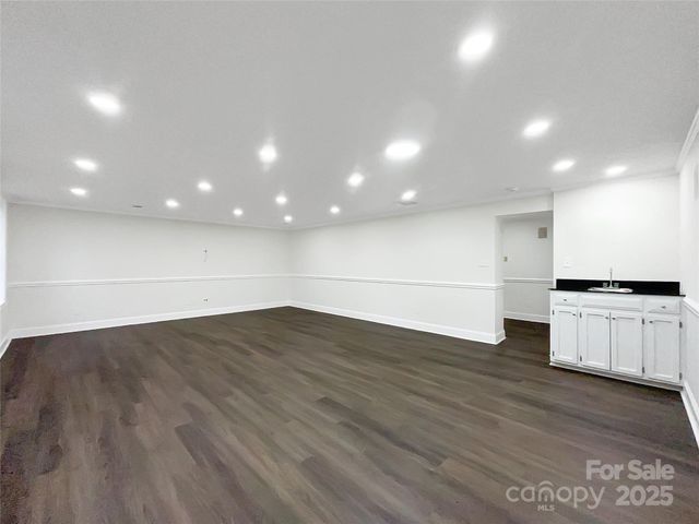 323 Glen Eagles Road E, Statesville, NC 28625