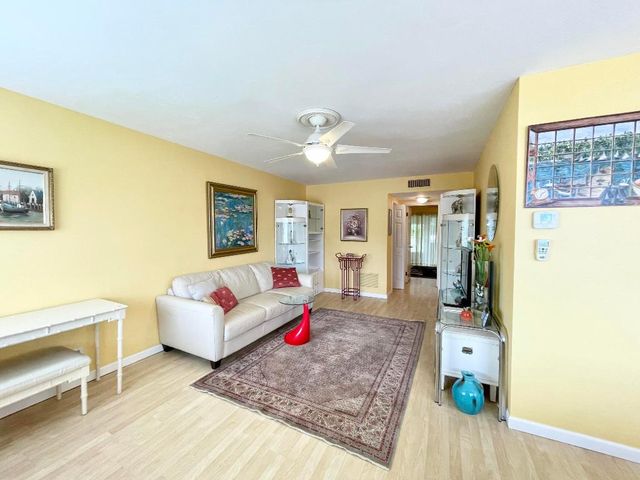 3120 Cynthia Lane 112, Lake Worth Beach, FL 33461