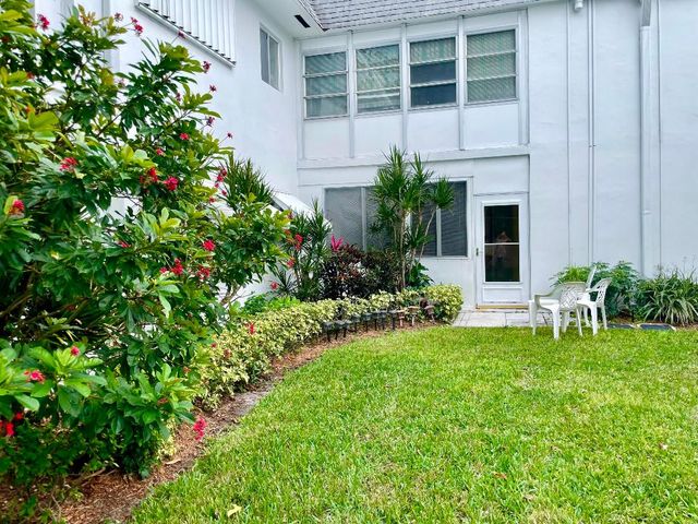3120 Cynthia Lane 112, Lake Worth Beach, FL 33461