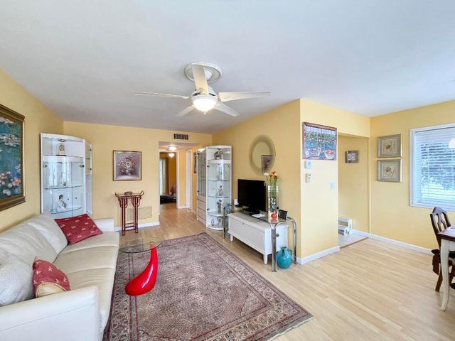 3120 Cynthia Lane 112, Lake Worth Beach, FL 33461