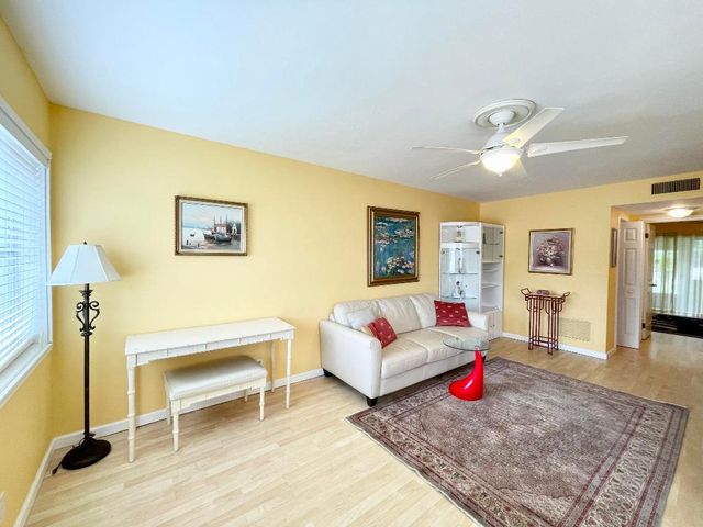 3120 Cynthia Lane 112, Lake Worth Beach, FL 33461