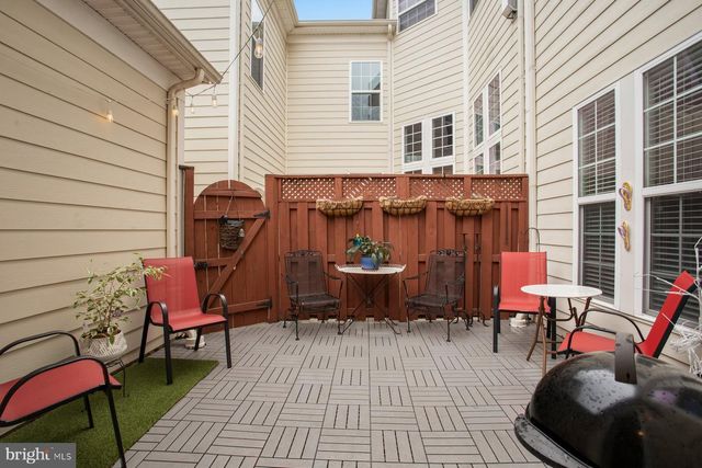 19466 FRONT ST, Leesburg, VA 20176