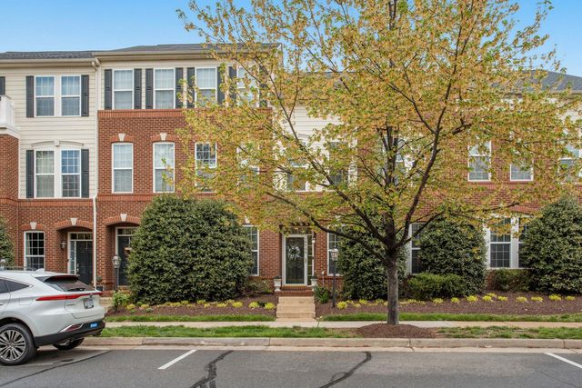 19466 FRONT ST, Leesburg, VA 20176