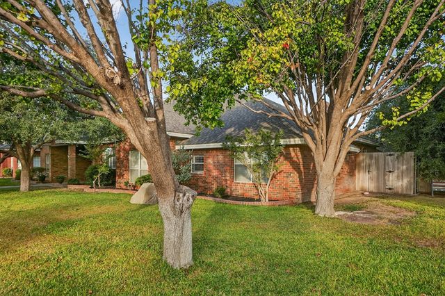 5720 Hillcrest Place, Midland, TX 79707