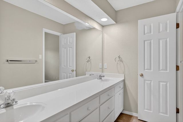 5720 Hillcrest Place, Midland, TX 79707