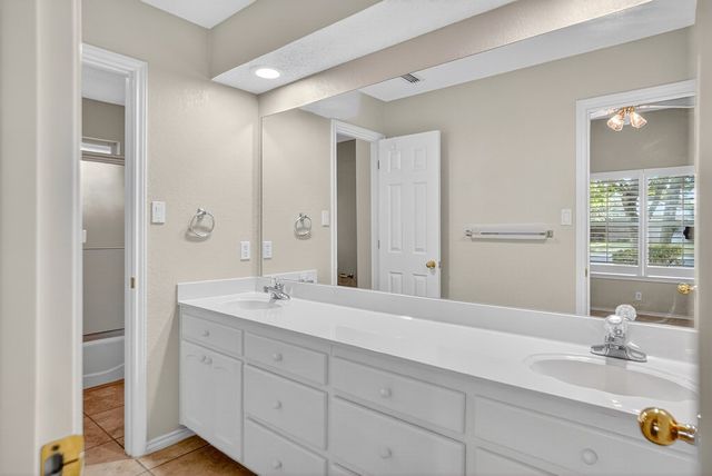 5720 Hillcrest Place, Midland, TX 79707