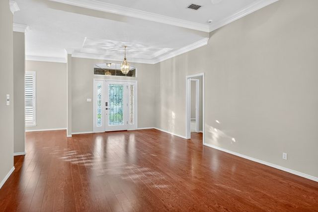 5720 Hillcrest Place, Midland, TX 79707