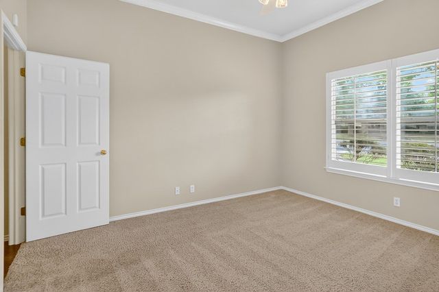 5720 Hillcrest Place, Midland, TX 79707