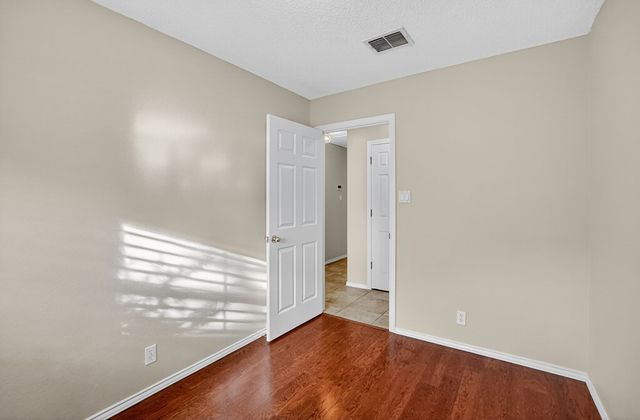 5720 Hillcrest Place, Midland, TX 79707