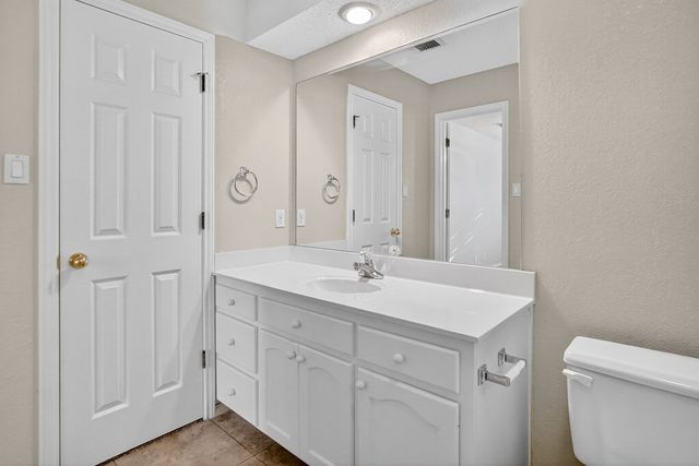 5720 Hillcrest Place, Midland, TX 79707