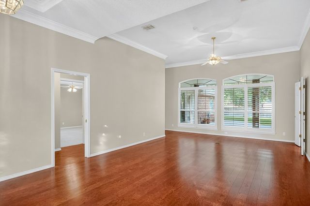 5720 Hillcrest Place, Midland, TX 79707