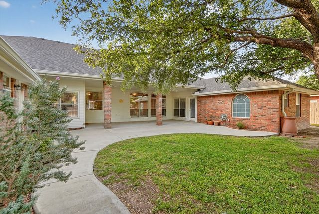 5720 Hillcrest Place, Midland, TX 79707