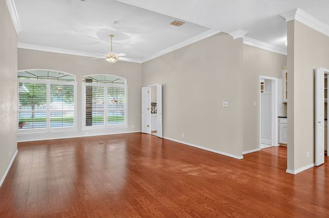 5720 Hillcrest Place, Midland, TX 79707