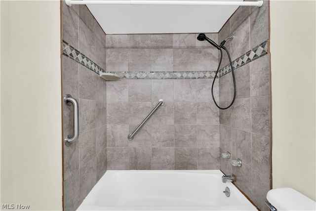 985 Canyon View Road 108-D, Northfield, OH 44067