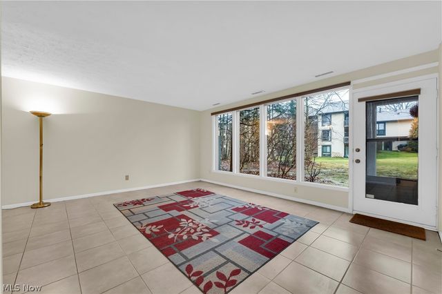 985 Canyon View Road 108-D, Northfield, OH 44067