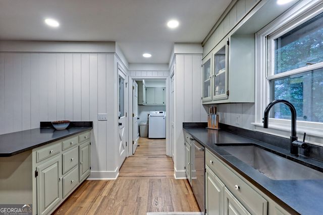 520 Grizzly Ridge Road, Lakemont, GA 30552