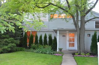 611 Roger Avenue, Kenilworth, IL 60043