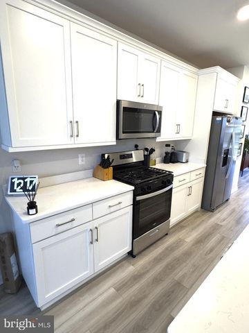 10305 VISTA SOLA WAY, Lanham, MD 20706