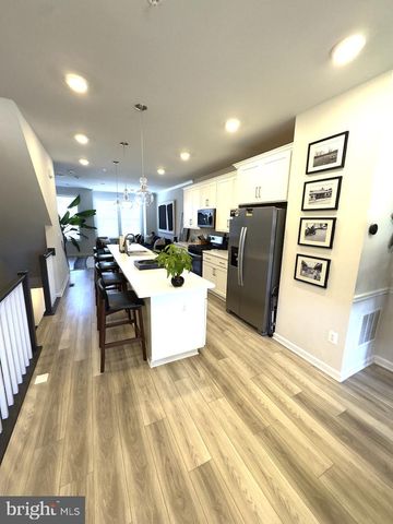 10305 VISTA SOLA WAY, Lanham, MD 20706