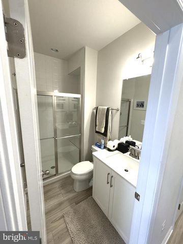 10305 VISTA SOLA WAY, Lanham, MD 20706