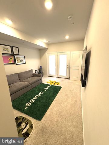 10305 VISTA SOLA WAY, Lanham, MD 20706