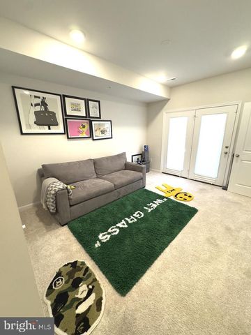 10305 VISTA SOLA WAY, Lanham, MD 20706