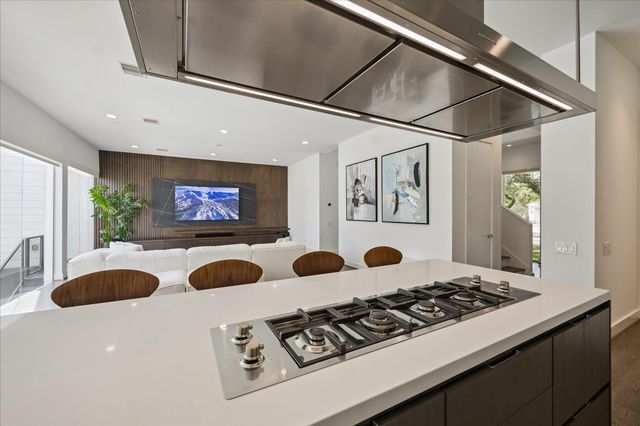 5215 Jason Street, Houston, TX 77096
