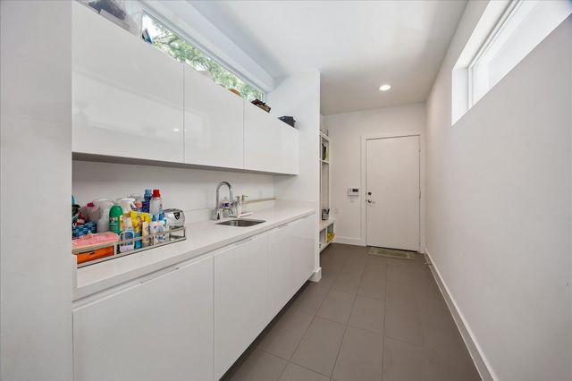 5215 Jason Street, Houston, TX 77096