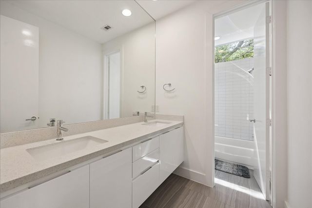 5215 Jason Street, Houston, TX 77096