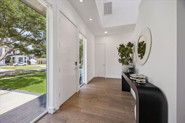 5215 Jason Street, Houston, TX 77096