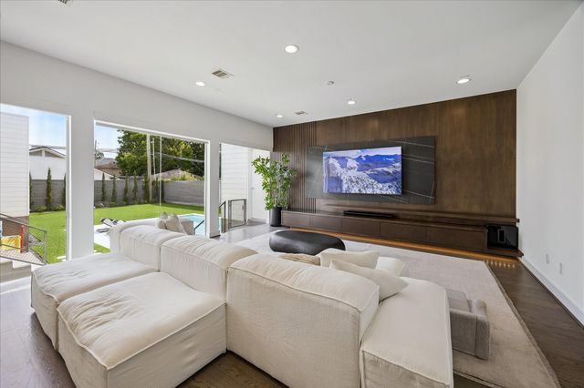 5215 Jason Street, Houston, TX 77096