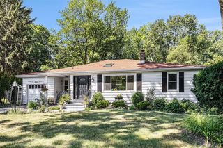 208 S Barker St, New Buffalo, MI 49117