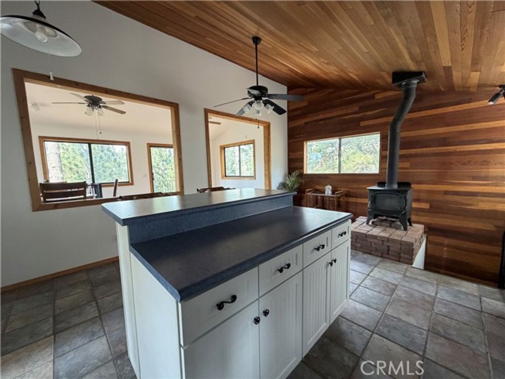 6302 Spruce, Angelus Oaks, CA 92305