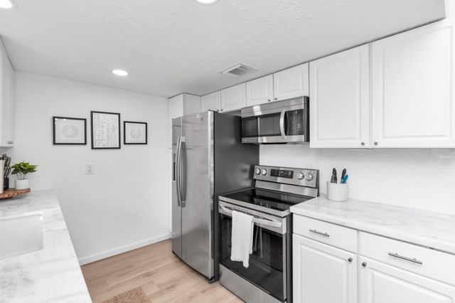 2718 Lazy Spring Drive, Houston, TX 77080