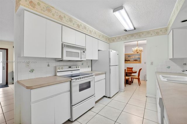 7201 NW 93rd Ave, Tamarac, FL 33321