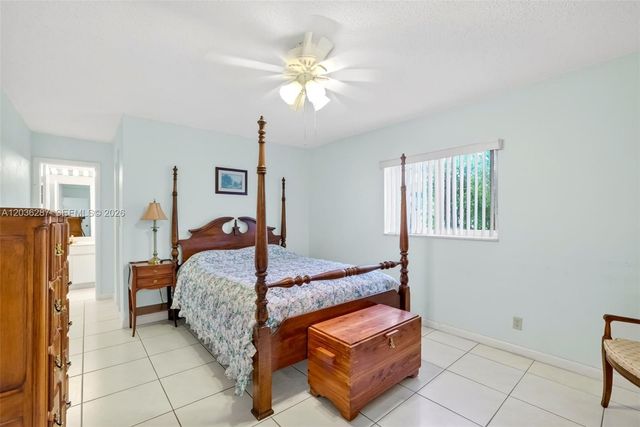 7201 NW 93rd Ave, Tamarac, FL 33321