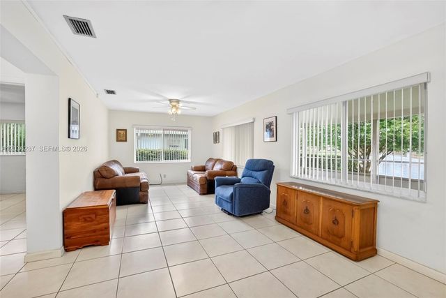 7201 NW 93rd Ave, Tamarac, FL 33321