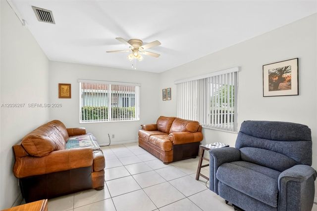 7201 NW 93rd Ave, Tamarac, FL 33321
