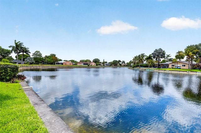 7201 NW 93rd Ave, Tamarac, FL 33321