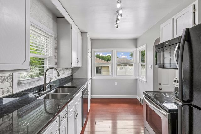 5340 46th Avenue N, Robbinsdale, MN 55422