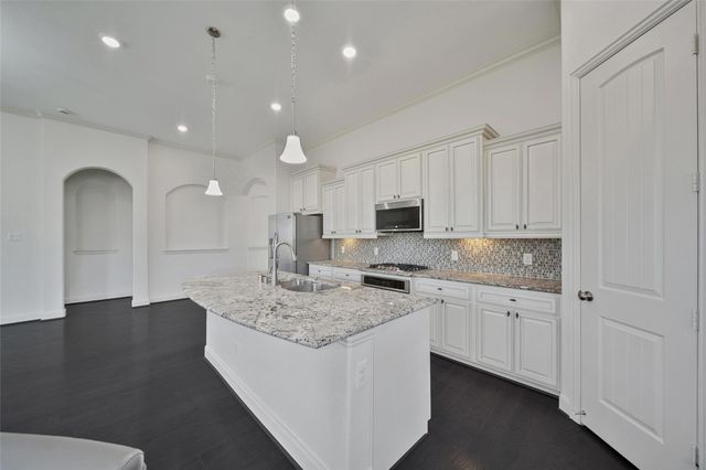 11030 Sarah Bluff Lane, Cypress, TX 77433