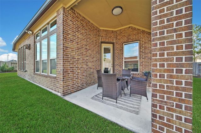 11030 Sarah Bluff Lane, Cypress, TX 77433