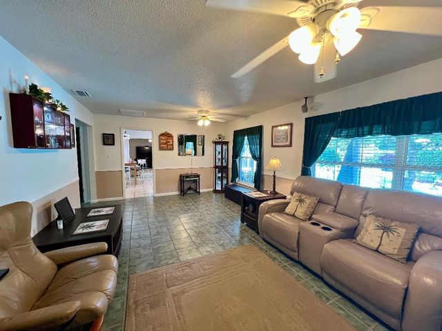 4033 SE 15TH ST, Ocala, FL 34471