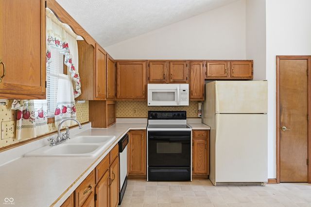 8902 Sunbow Drive, Indianapolis, IN 46231