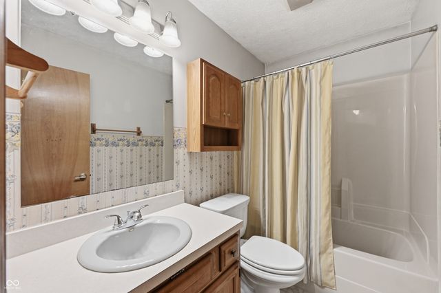 8902 Sunbow Drive, Indianapolis, IN 46231