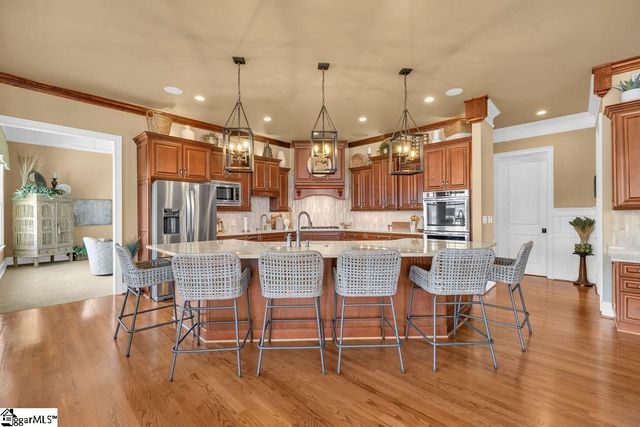 320 Commonwealth Drive, Ninety Six, SC 29666