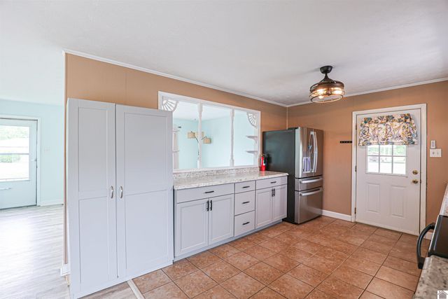 206 Faye Dr, Ledbetter, KY 42058