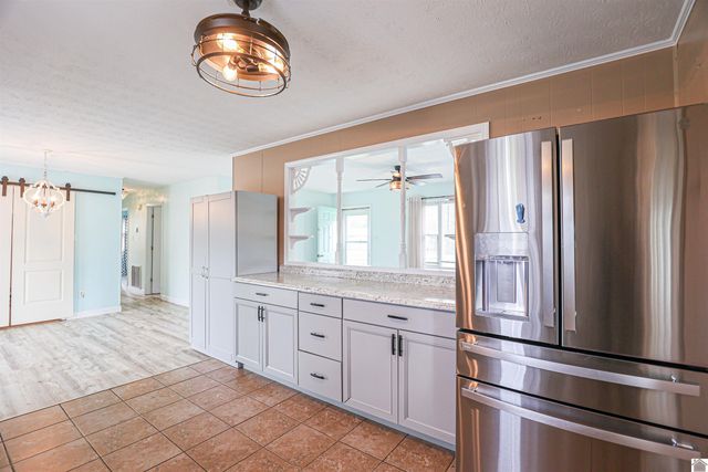206 Faye Dr, Ledbetter, KY 42058