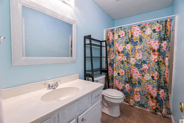 206 Faye Dr, Ledbetter, KY 42058