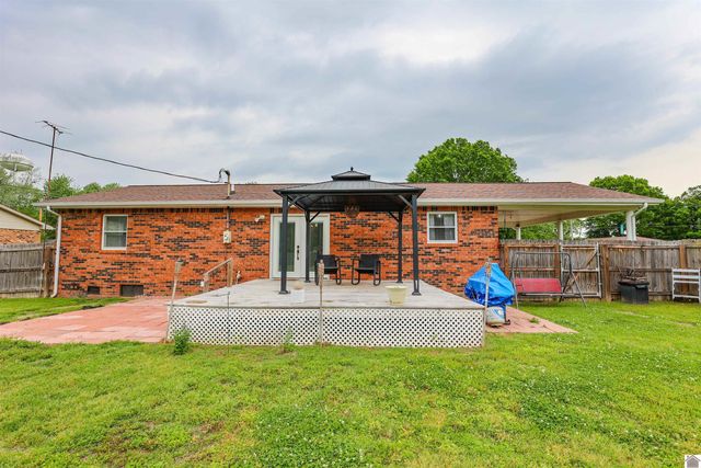 206 Faye Dr, Ledbetter, KY 42058